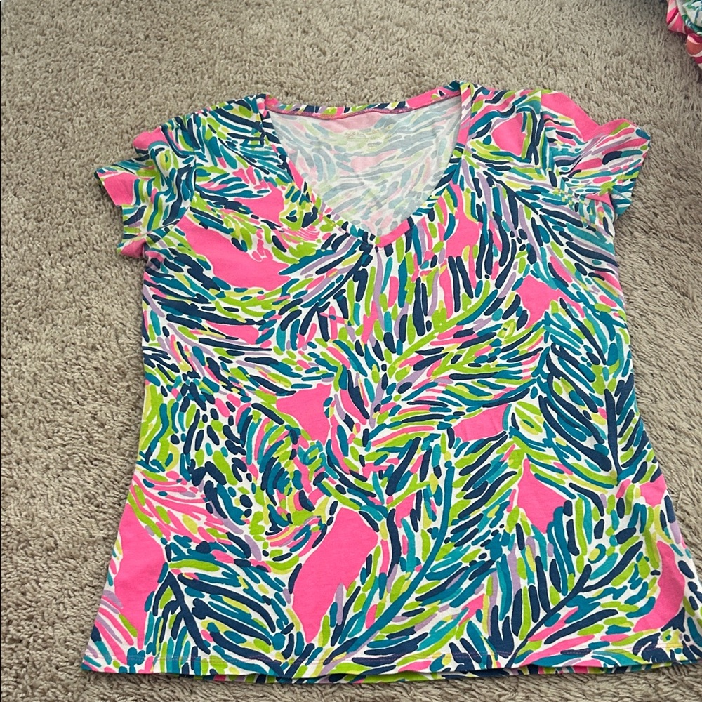 Lilly Pulitzer v-neck shirt